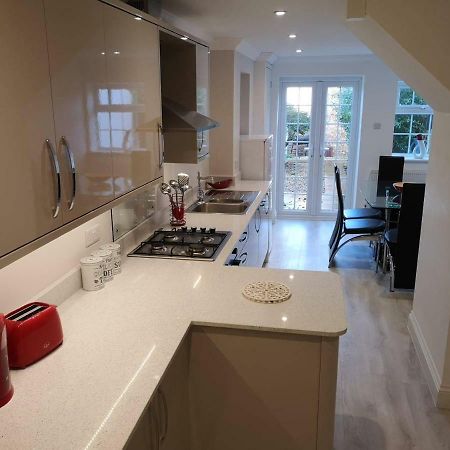 Guildford Town House Villa Екстериор снимка