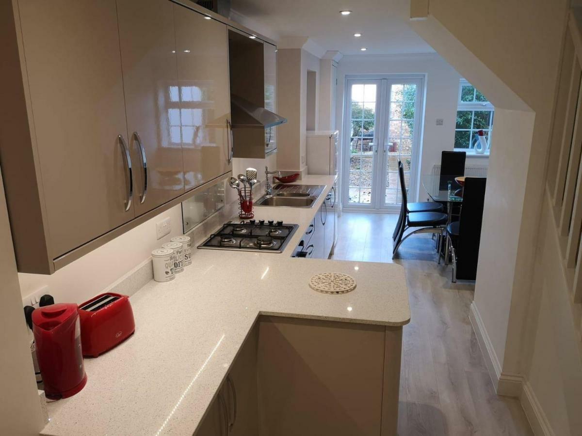 Guildford Town House Villa Екстериор снимка