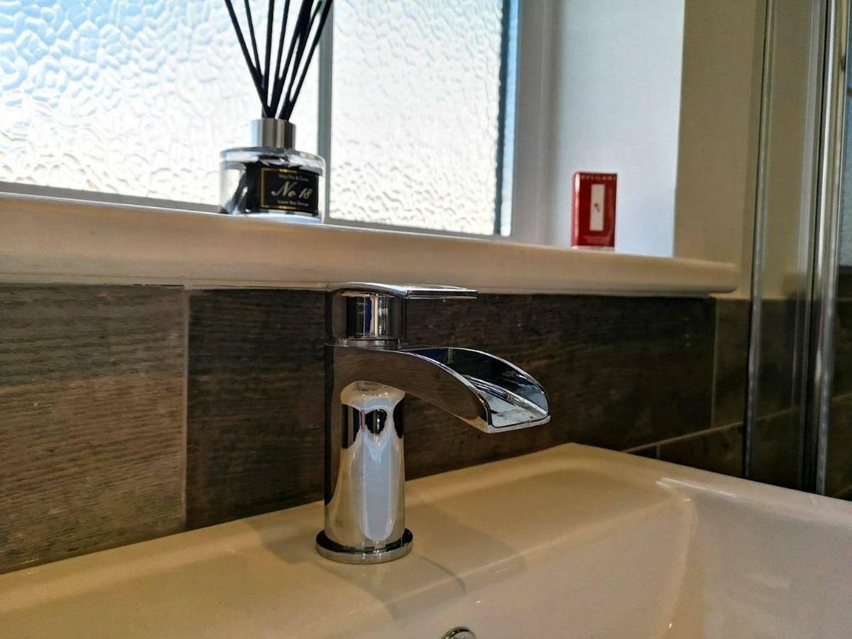 Guildford Town House Villa Екстериор снимка
