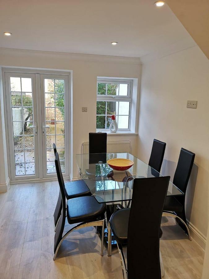 Guildford Town House Villa Екстериор снимка